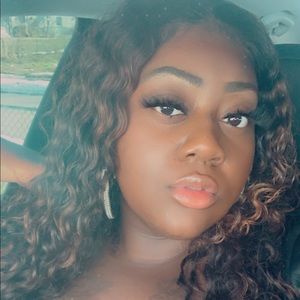 Meet your Posher, Kashadra